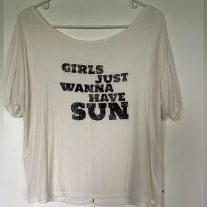 Roxy off white tee. Button down back.